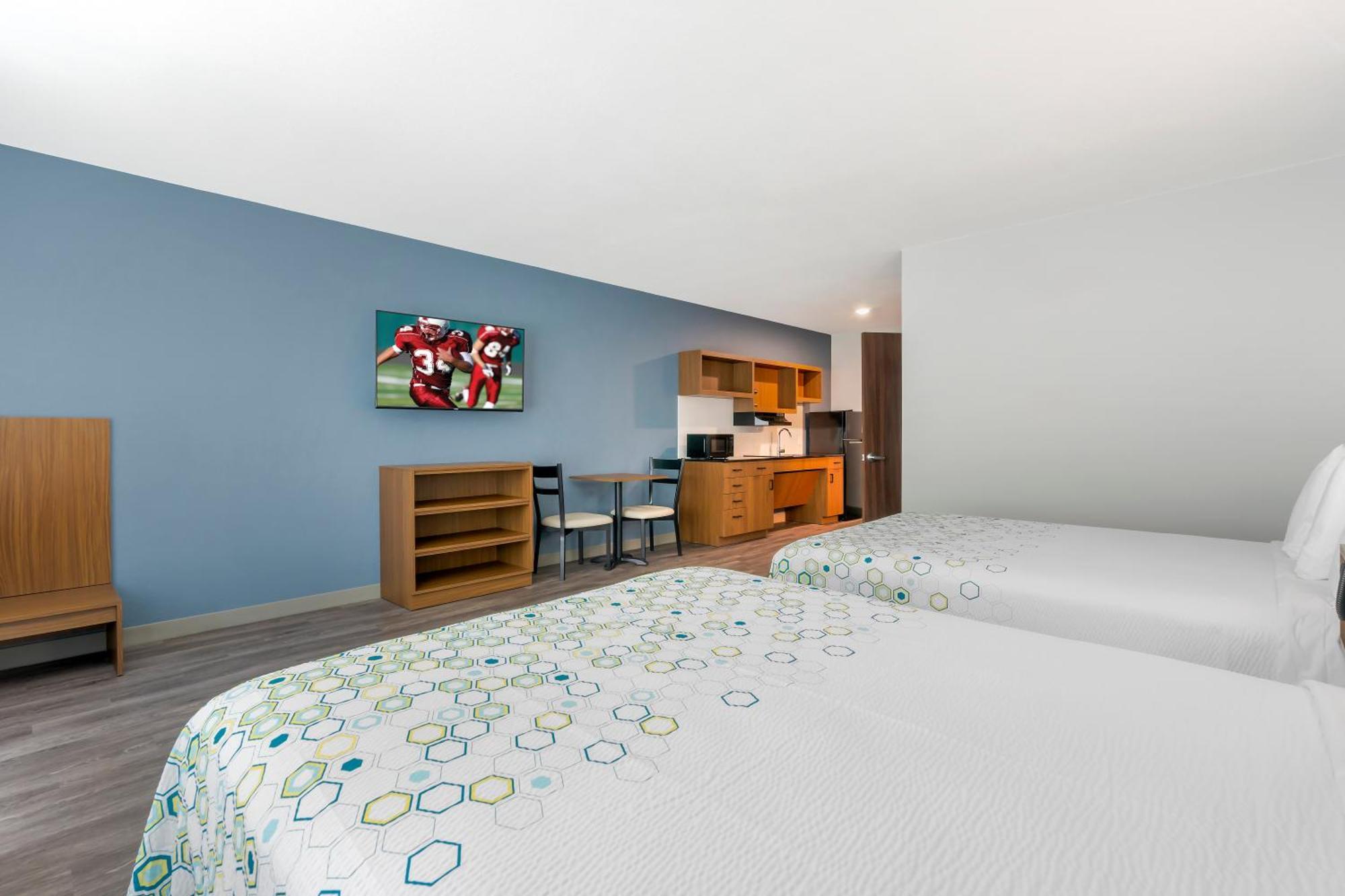 Hometowne Studios By Red Roof Tampa - Airport West Chase Exterior foto